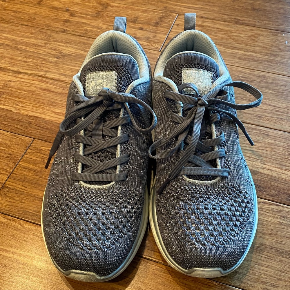 APL Techloom Pro Silver Sneakers